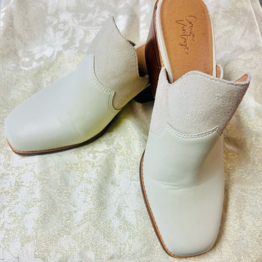 Cream color Crown Vintage Mules